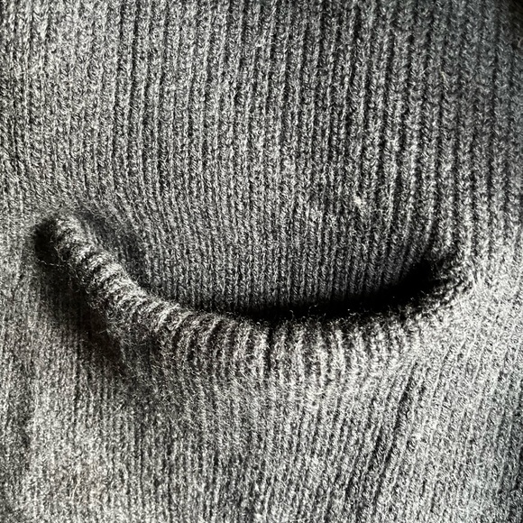 Wilfred Aritzia Merino sleeveless duster (M) - Picture 7 of 8